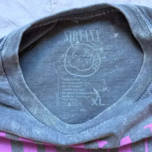 Nirvana smiley graphic band tee XL casual cotton alt grunge short sleeve emo - Picture 5 of 8